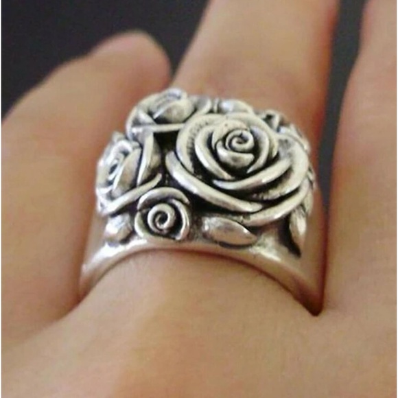 Fashionable Flower Decor Ring - Picture 4 of 5